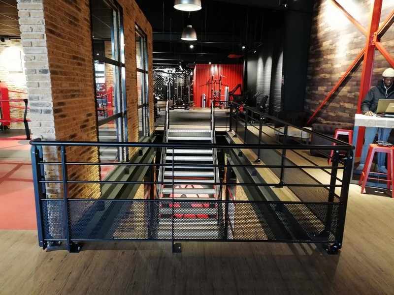 Travée escalier et mezzanine ERP