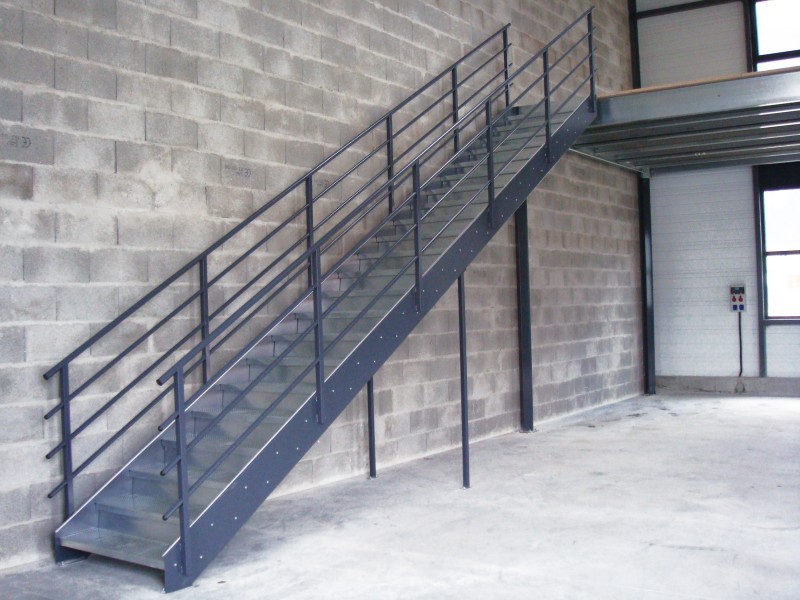 escalier industriel métallique
