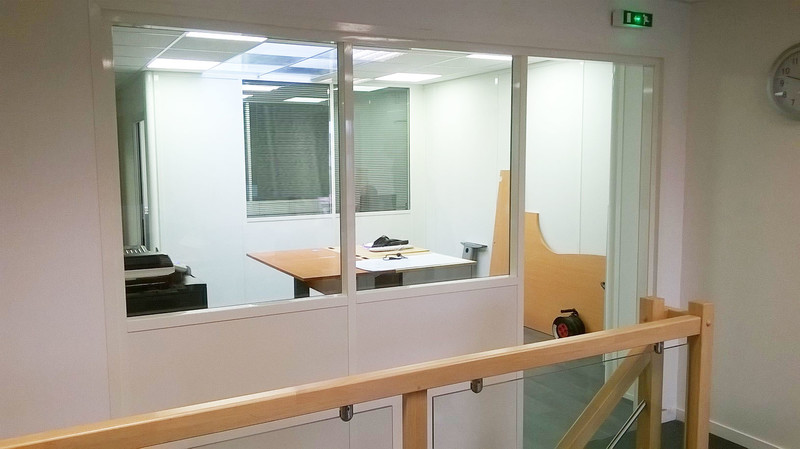 Cloison semi-vitrée de bureaux